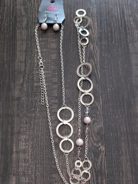 Paparazzi Silvertone Necklace & Earrings Set NWT